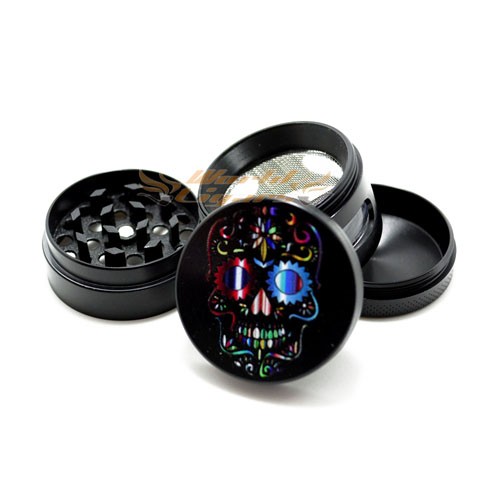 Triturador de Fumo em Metal Pequeno Preto Caveira